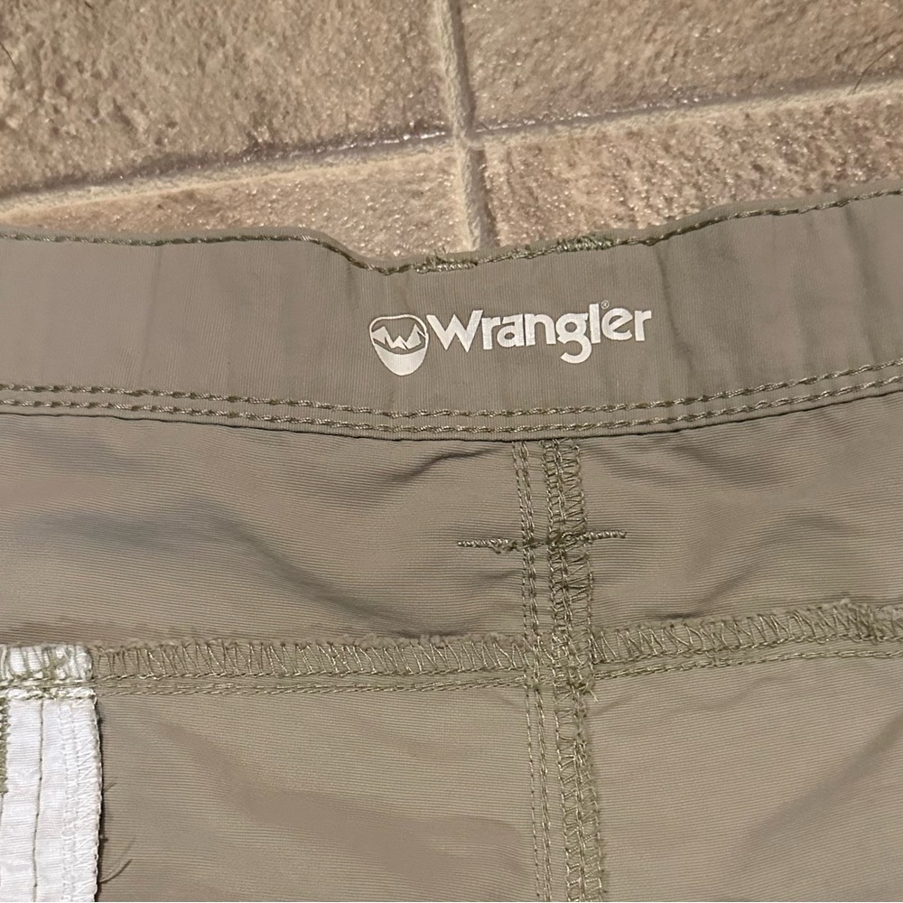 Wrangler Cargo size 46 Men’s Casual Summer Hiking Camping Travel Lake Beach
